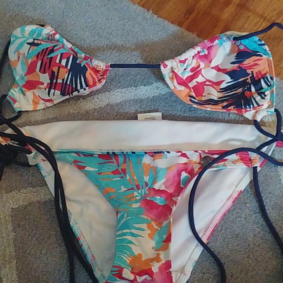 Abercrombie & Fitch Other - Abercrombie and Fitch colorful bikini